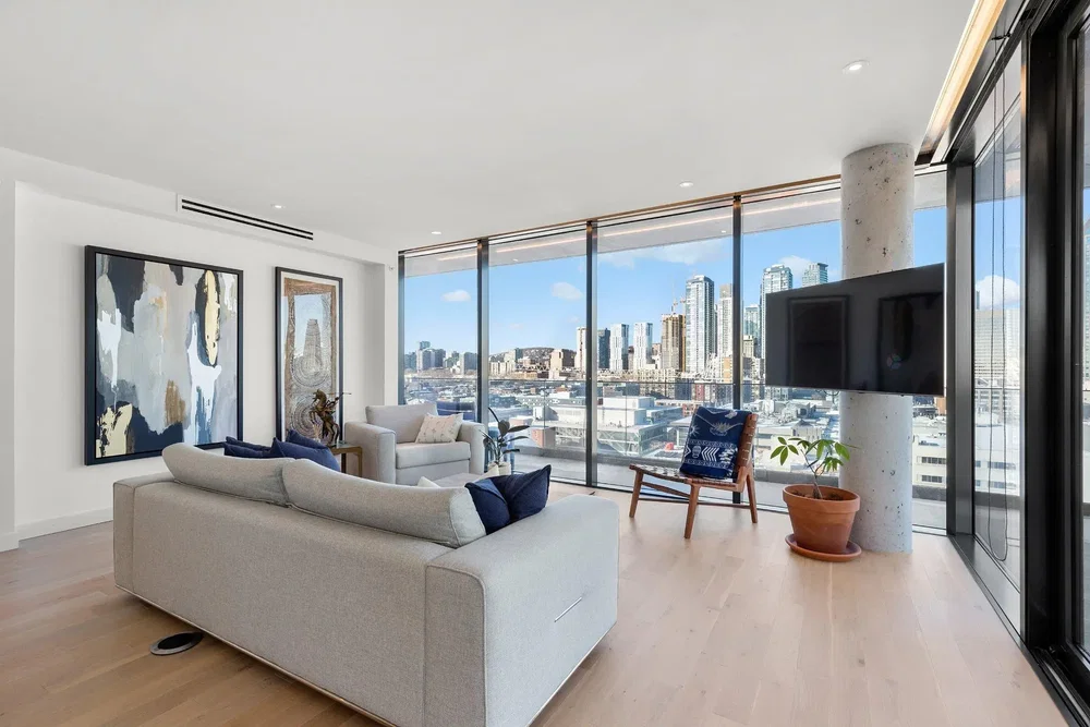 Dnevna soba; pogled, drveni pod, prirodno svjetlo, moderni stil