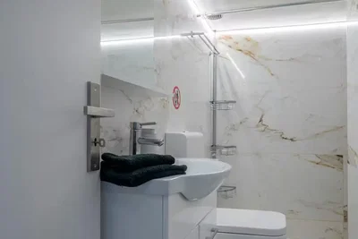 Tuvalet; doğal ışık, tadilatlı