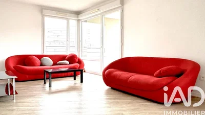 Oturma odası; doğal ışık, modern stil