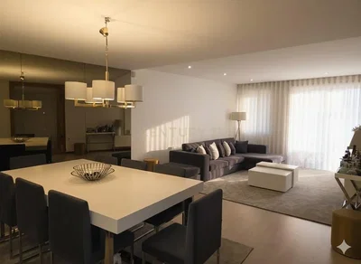 Oturma odası; doğal ışık, modern stil