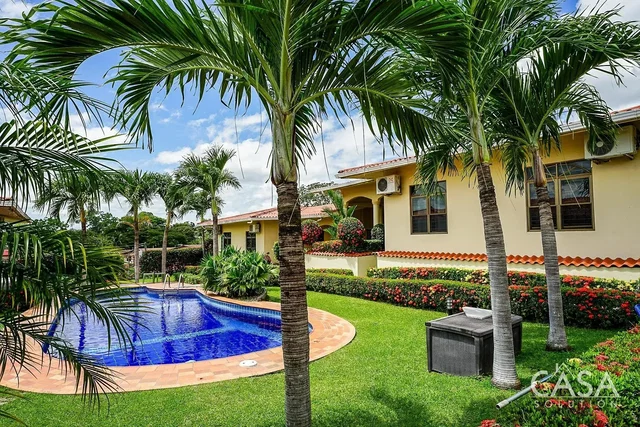 House and surroundings; view, natural light