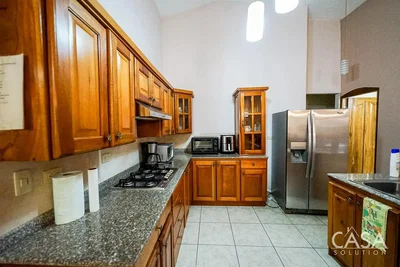 Кухиња; кухињски апарати, плочице, реновиран, природно светло