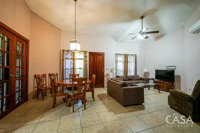 Дневна соба; плочице, природно светло