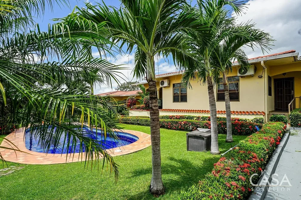 Кућа и околина; поглед, природно светло