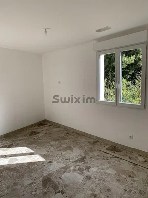 Schlafzimmer; fliesenboden, blick, tageslicht