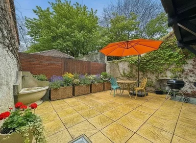 Terrasse; carrelage, lumière naturelle