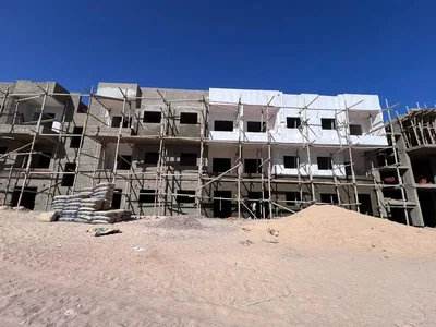 المنزل والمناطق المحيطة; يحتاج إلى تجديد