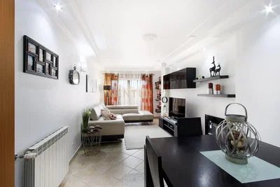 Oturma odası; doğal ışık, modern stil