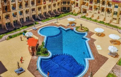 Casa y alrededores; vista, luz natural