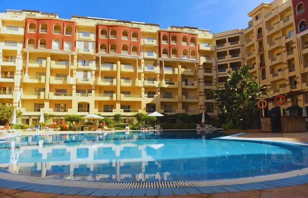 Casa y alrededores; vista