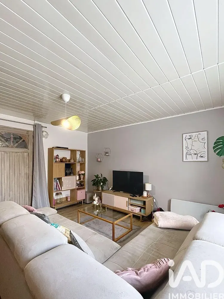 Oturma odası; doğal ışık, modern stil