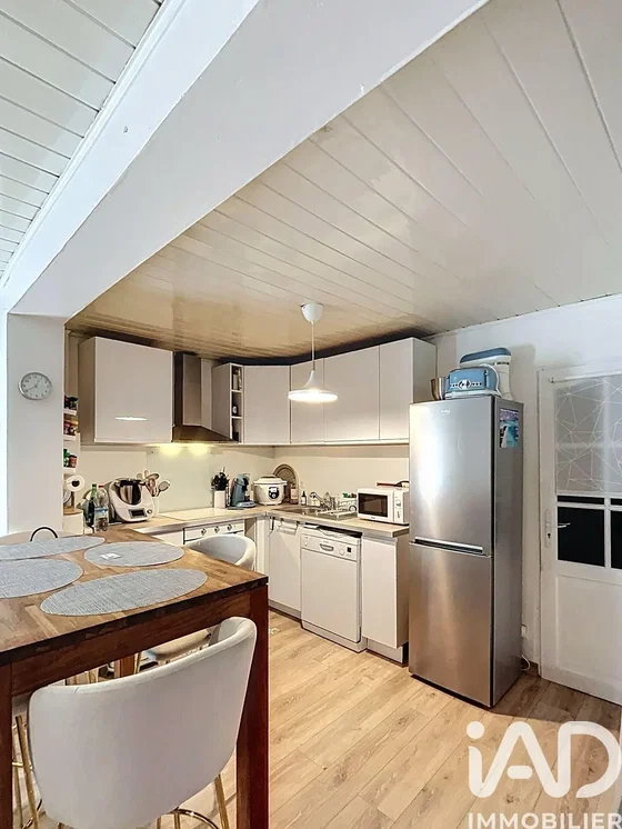 Кухиња; кухињски апарати, природно светло