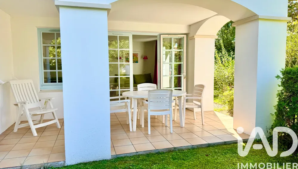 Teras; fayans zemin, doğal ışık, manzara