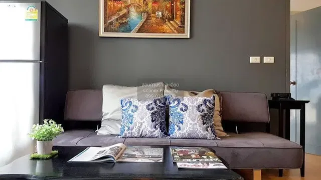 Obývací pokoj; kuchyňské spotřebiče, přirozené světlo