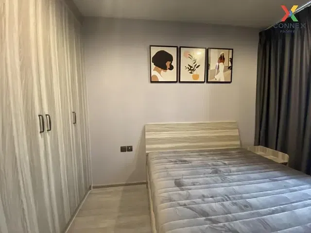 Schlafzimmer; holzboden, tageslicht, moderner stil