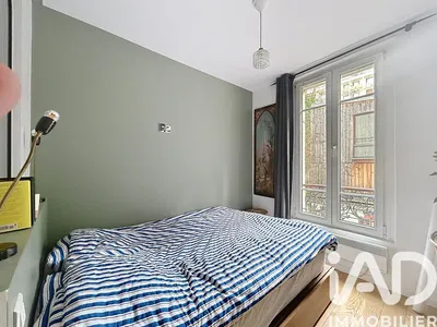 Spavaća soba; prirodna svjetlost, drveni pod