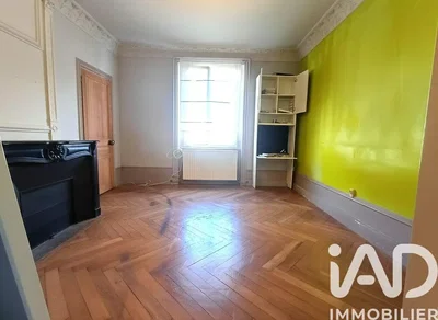 Chambre; parquet, lumière naturelle
