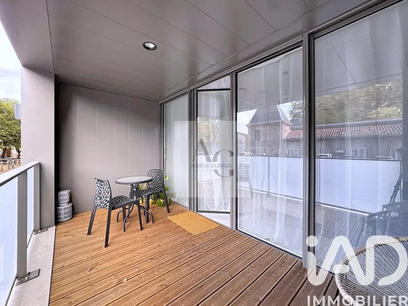 Balkon; manzara, ahşap zemin, doğal ışık