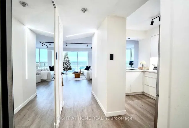 Σαλόνι; θέα, φυσικό φως, μοντέρνο στυλ, ξύλινο πάτωμα