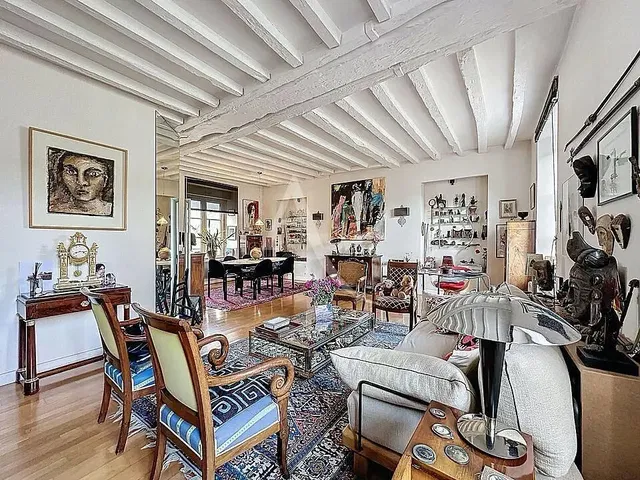 Wohnzimmer; rustikaler stil, holzbalken, hohe decken, tageslicht