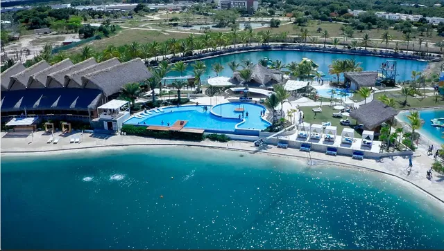 Haus und umgebung; blick, tageslicht