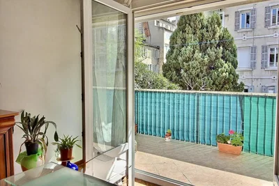 Balcone; vista, luce naturale