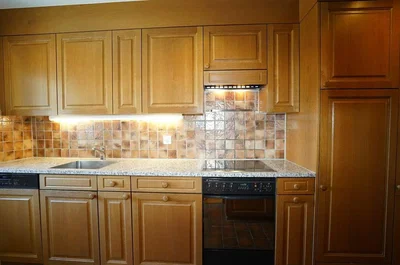 Küche; küchengeräte, fliesenboden