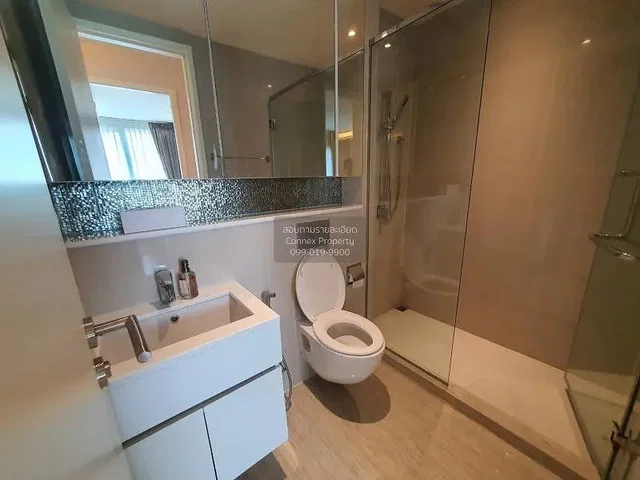 Kúpeľňa; dlažba, po rekonštrukcii, prirodzené svetlo