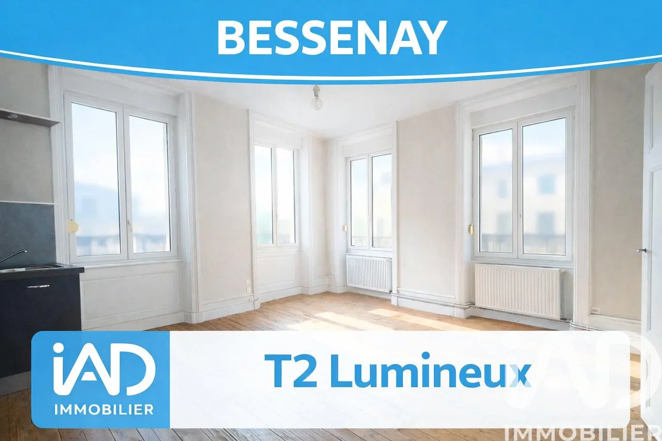 Salon; vue, parquet, lumière naturelle