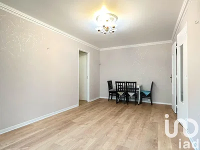 Oturma odası; doğal ışık, modern stil