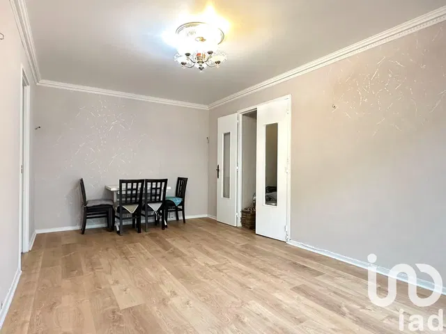 Salon; parquet, lumière naturelle