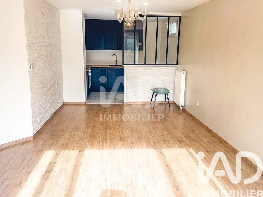 Salon; parquet, lumière naturelle