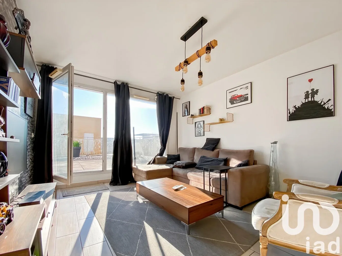 Oturma odası; manzara, doğal ışık, modern stil