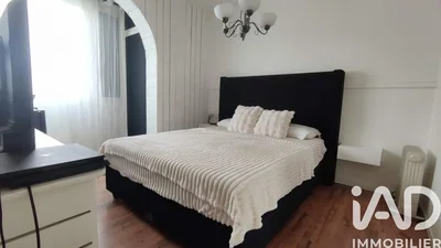 Chambre; lumière naturelle, parquet