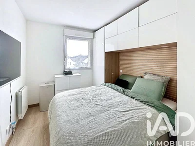 Спаваћа соба; природно светло, модерни стил