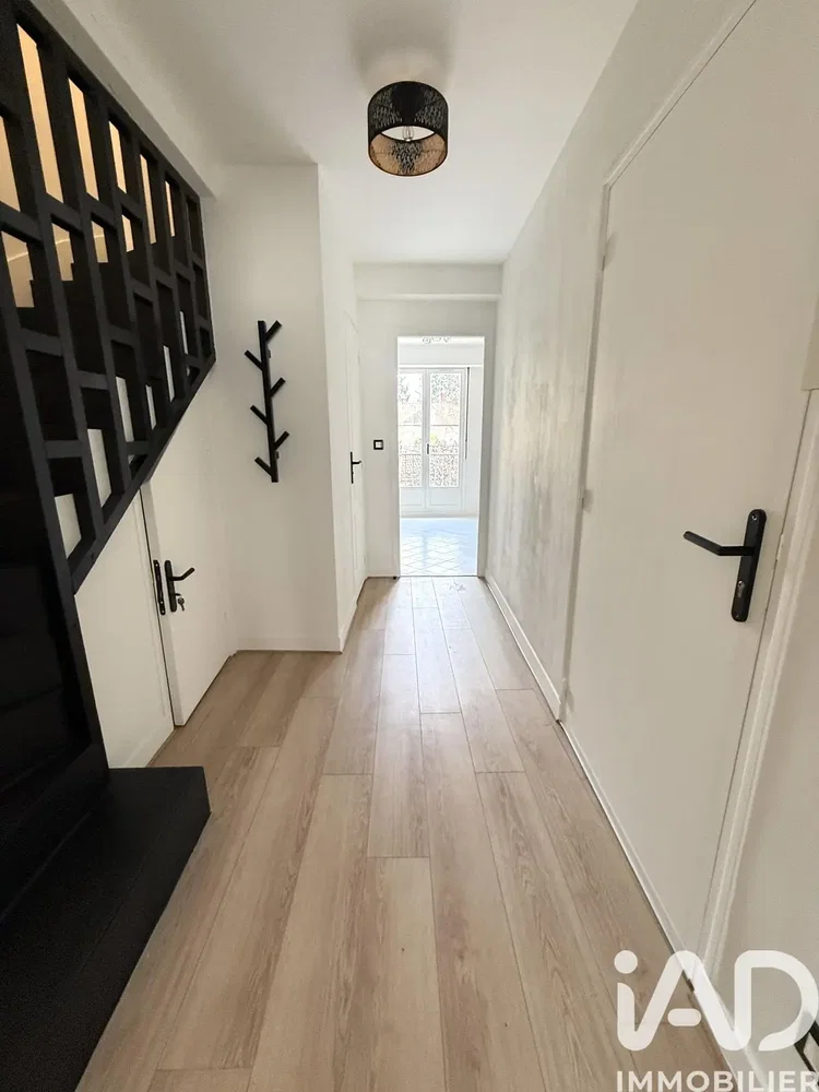 Гардероба; плочице, природно светло, реновиран