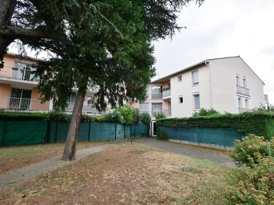 Maison et environs; lumière naturelle