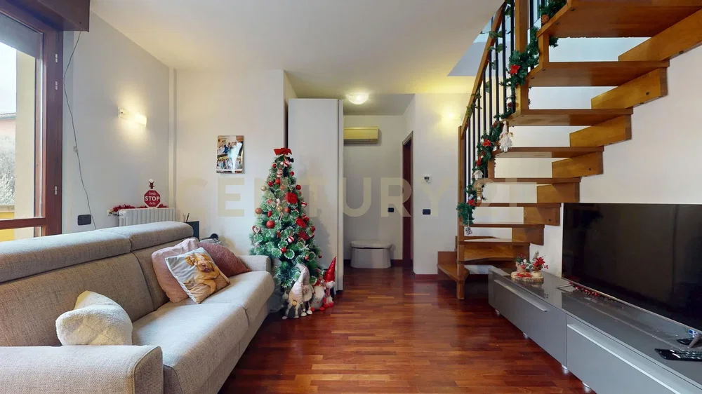 غرفة معيشة; أرضية خشبية, ضوء طبيعي, أسلوب عصري