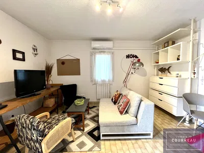 Дневна соба; модерни стил, природно светло, дрвени под