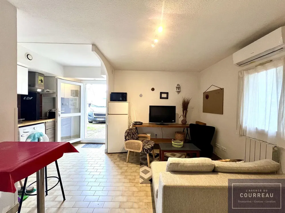 Дневна соба; поглед, природно светло