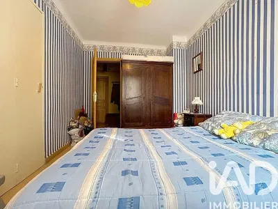 Спаваћа соба; природно светло, модерни стил