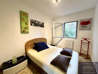 Спаваћа соба; природно светло, модерни стил