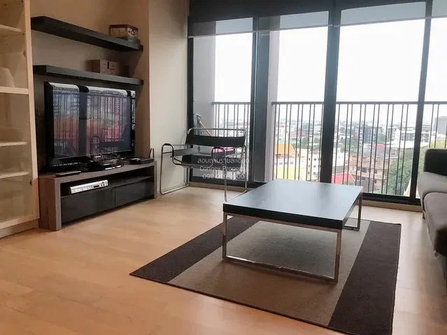 Wohnzimmer; blick, holzboden, tageslicht