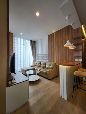 Wohnzimmer; tageslicht, moderner stil, holzboden