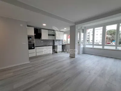 Кухиња; кухињски апарати, поглед, природно светло