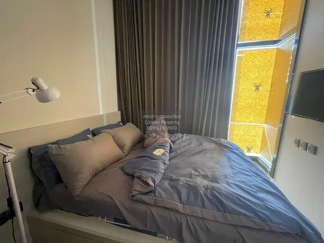Camera da letto; luce naturale, stile moderno