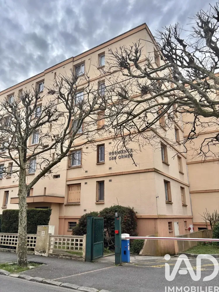 Кућа и околина; поглед