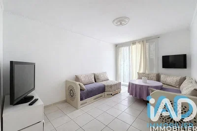 Wohnzimmer; fliesenboden, moderner stil