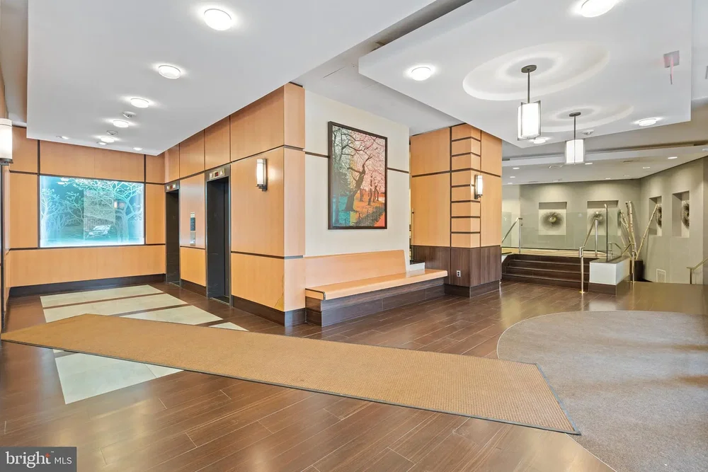 Altro; vista, pavimento in legno, luce naturale