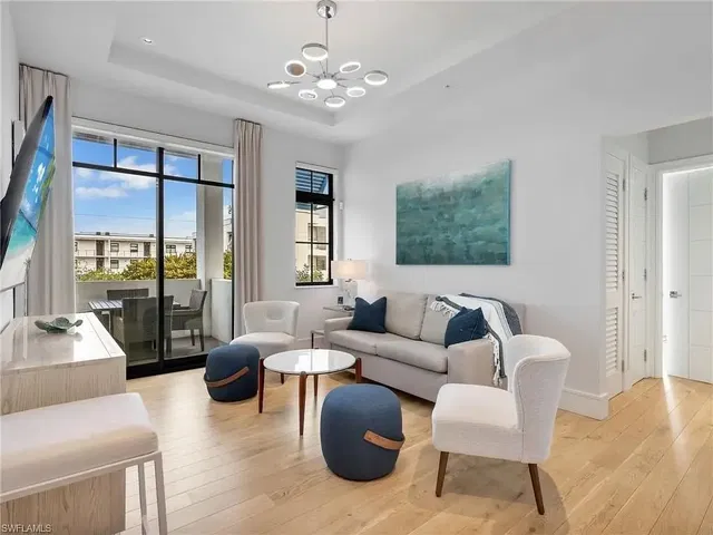 Хол; гледка, естествена светлина, модерен стил